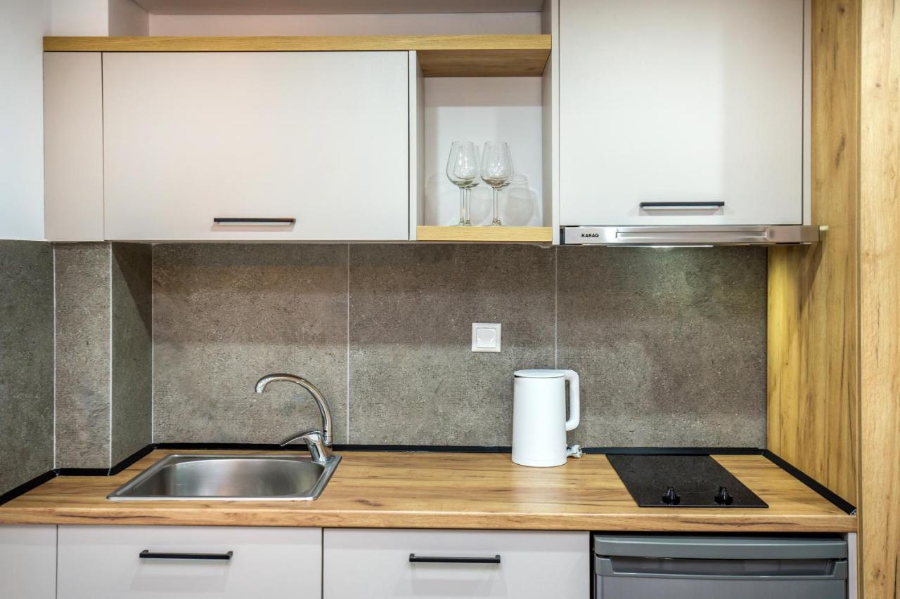 פוטוס Linden Apartments מראה חיצוני תמונה