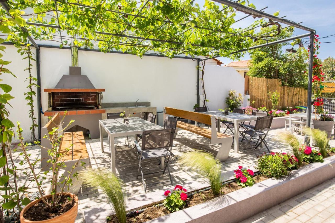 פוטוס Linden Apartments מראה חיצוני תמונה