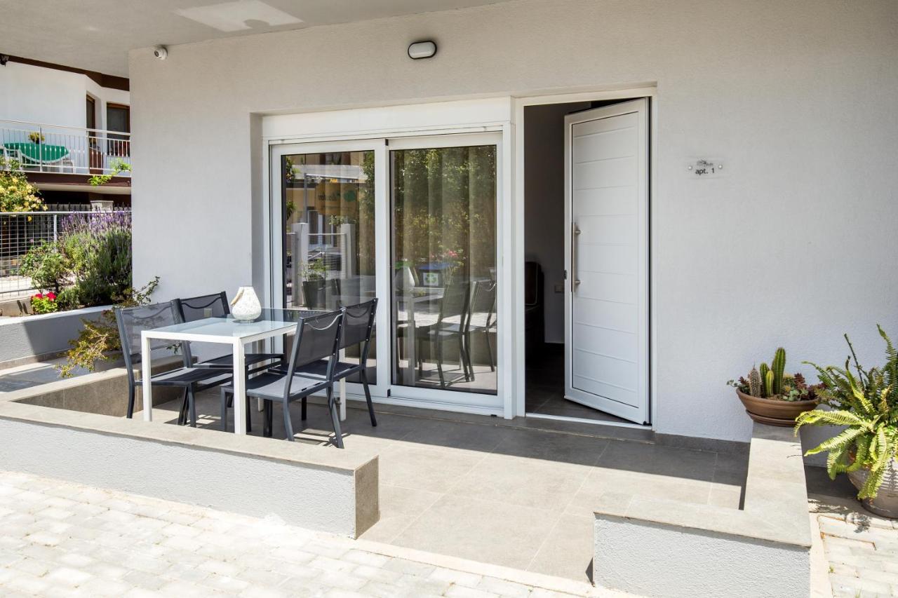 פוטוס Linden Apartments מראה חיצוני תמונה
