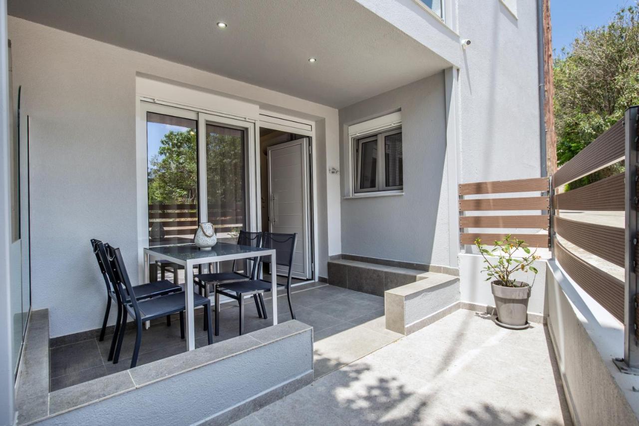 פוטוס Linden Apartments מראה חיצוני תמונה